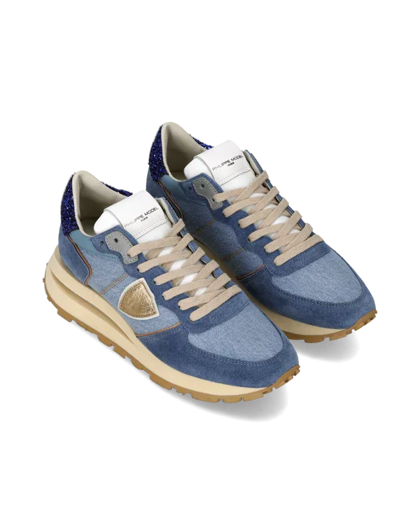 Sneakers uomo in denim blu con dettagli beige e inserti glitter, design sportivo alla moda.