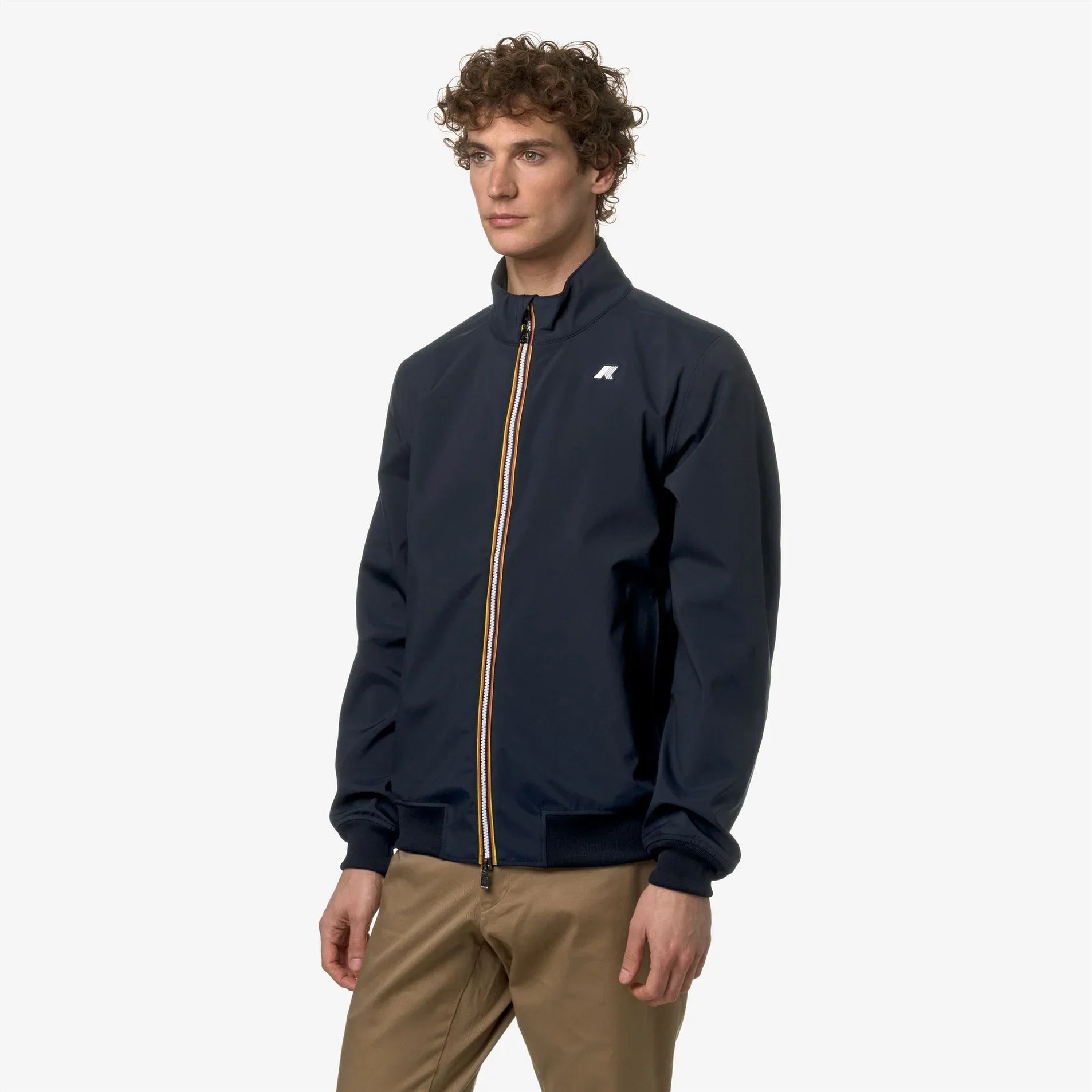 Giubbino uomo blu zip multicolore, look casual elegante, abbigliamento maschile primavera
