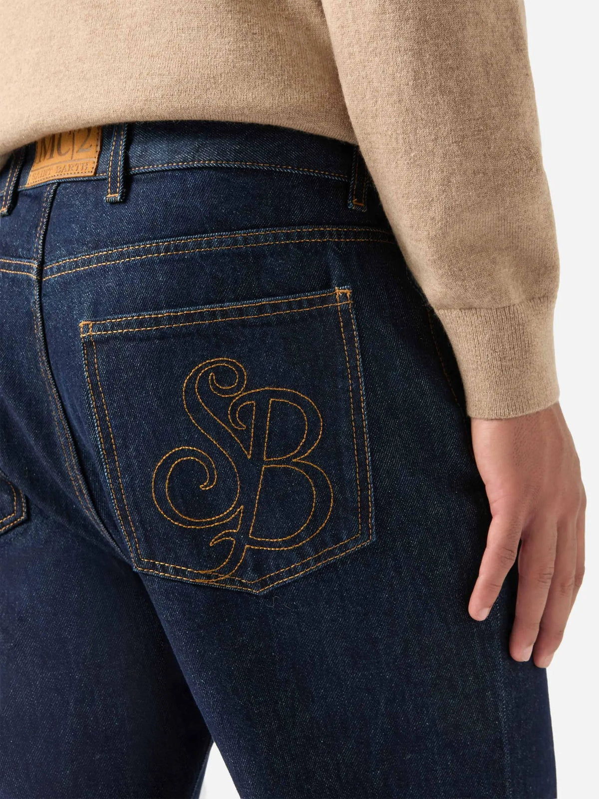 Pantaloni Riverdale denim blu scuro, modello RVD0002 / 00667M - particolare cuciture e finitura raw