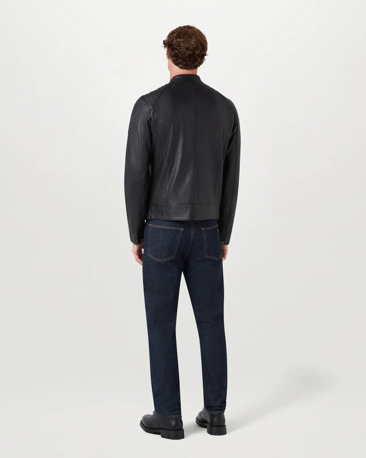 Dettaglio manica della giacca V Racer Belstaff con iconica toppa Phoenix