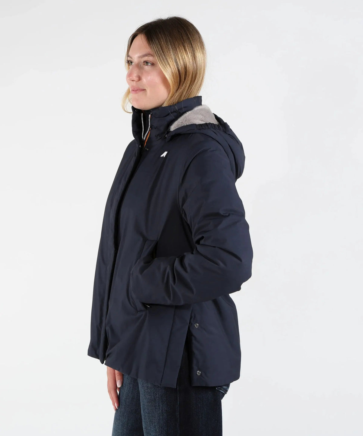 K-WAY K8144BW-DCA Marlette Twill Soft Beaver — retro e carcatteristiche schiena, colore Blue Depth - Grey