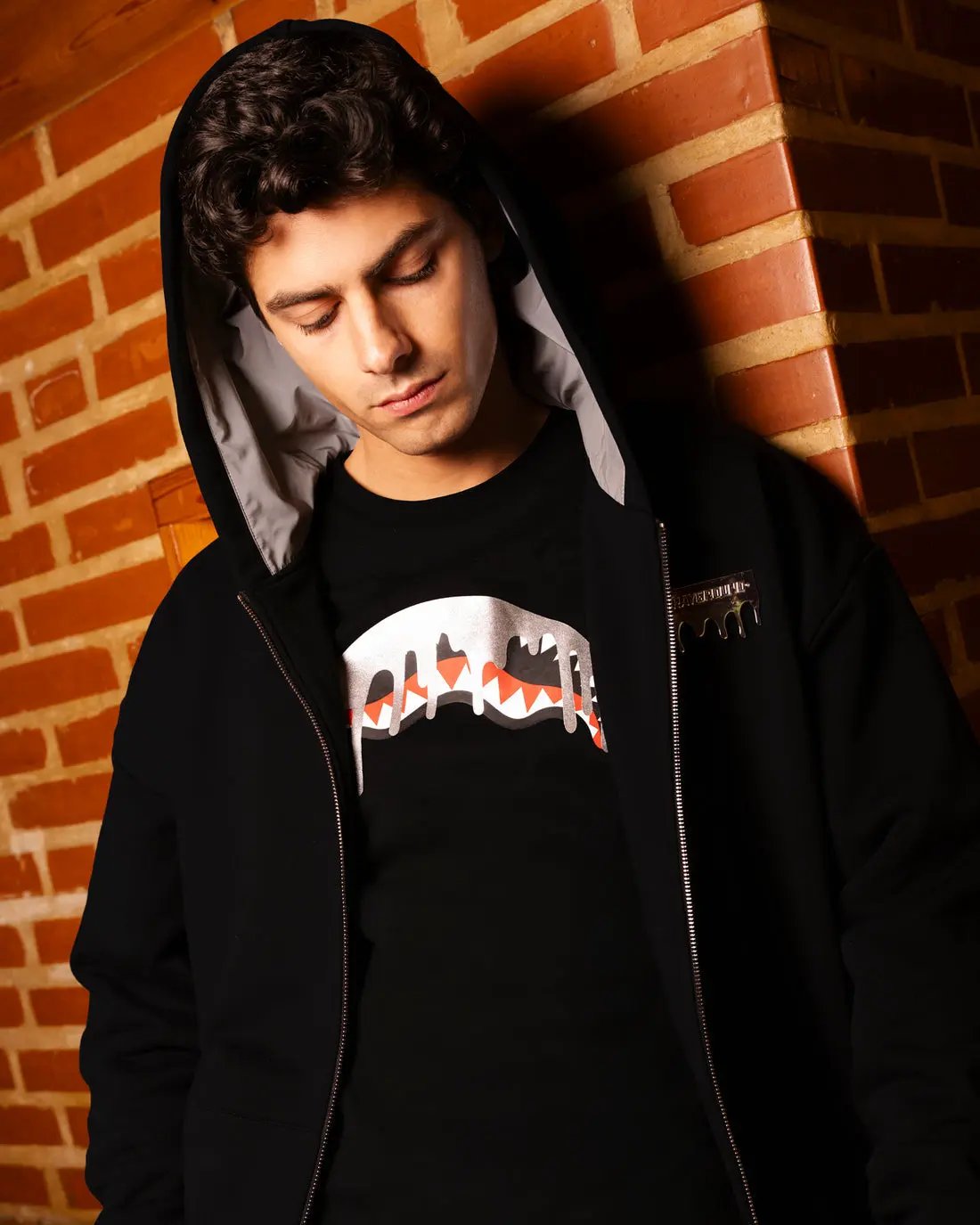 Sprayground Felpa Silver Drip Smooth Perfect Full-Zip SP997GBLK Black - Indossato laterale