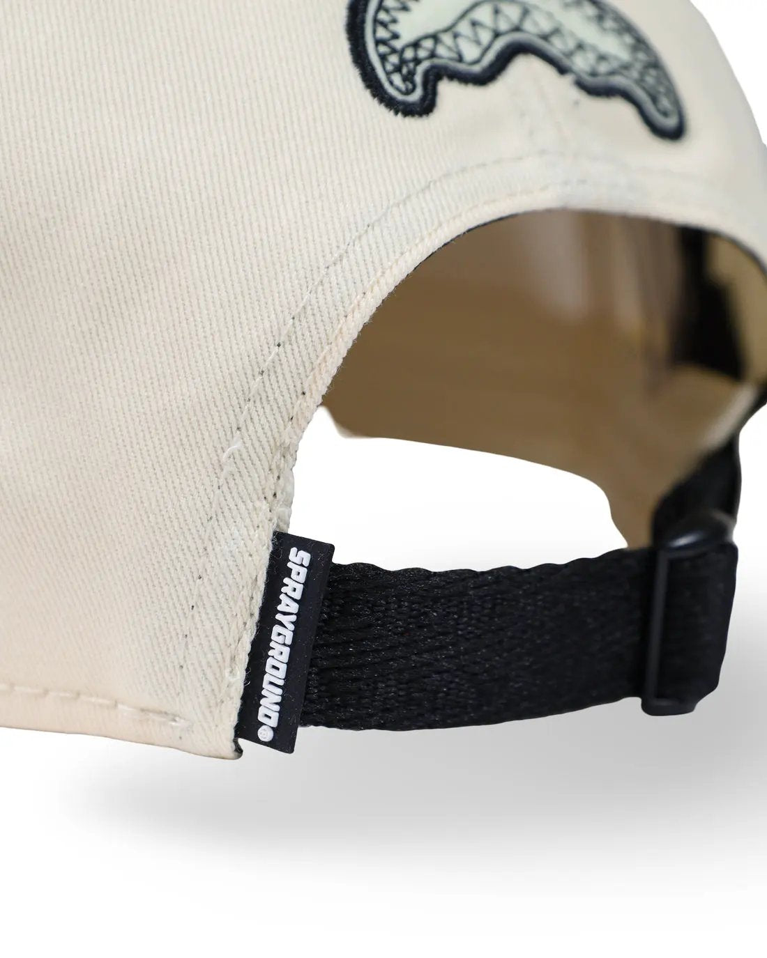 Sprayground Pure Cap Cream dettaglio occhielli traspiranti