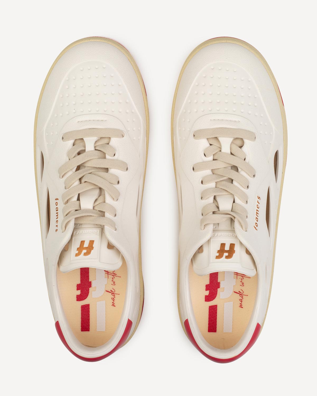 Baskets FOAMERS F2 004 OFF WHITE ROUGES en caoutchouc EVA