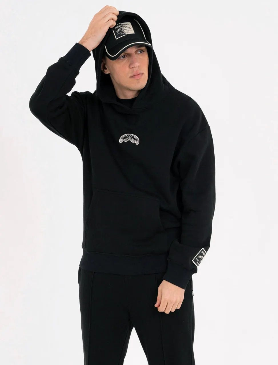 Sprayground felpa Pure Regular Hoodie SP965GBLK Nero - Dettaglio vestibilità