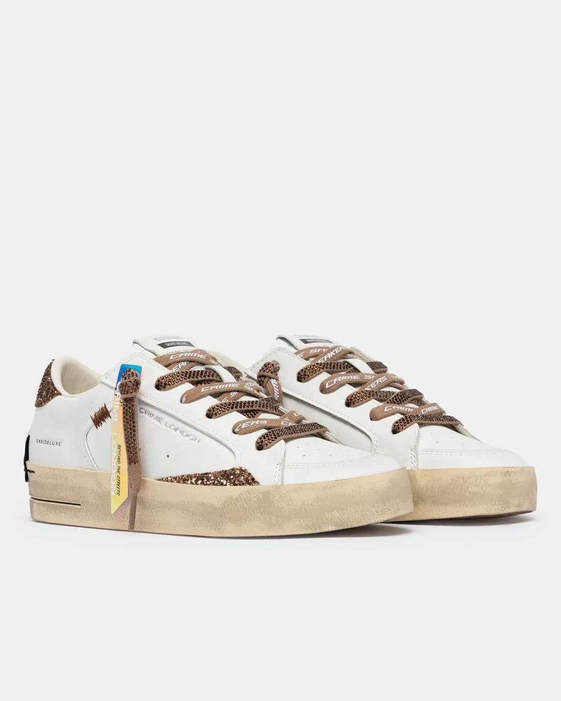 Crime London SK8 Deluxe Almond Drizzle vista frontale con lacci e strass